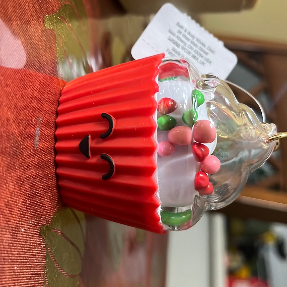 bath & body works christmas cupcake pocketbac